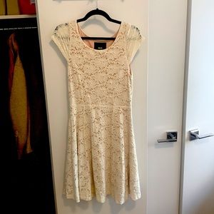 Never worn Medium ivory dress from Maeve. Pink undertones